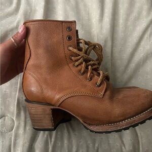 Free bird boots! Size Women’s size 7!